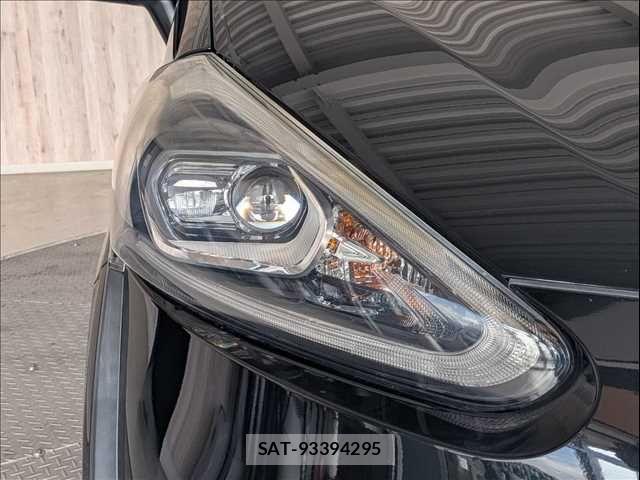 Toyota SIENTA 2016-11 7457821-27