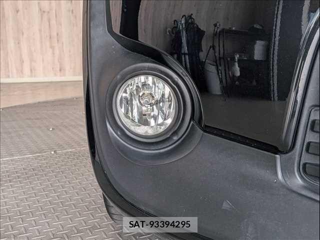 Toyota SIENTA 2016-11 7457821-28