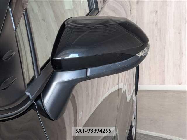 Toyota SIENTA 2016-11 7457821-29