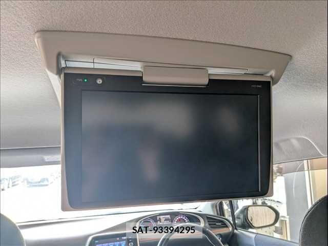 Toyota SIENTA 2016-11 7457821-6