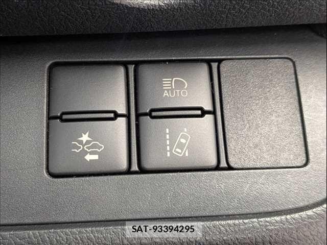 Toyota SIENTA 2016-11 7457821-7