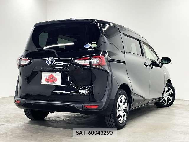 Toyota SIENTA 2019-10 7457813-2