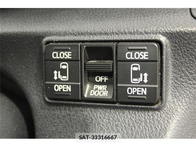 Toyota SIENTA 2019-09 7457818-3