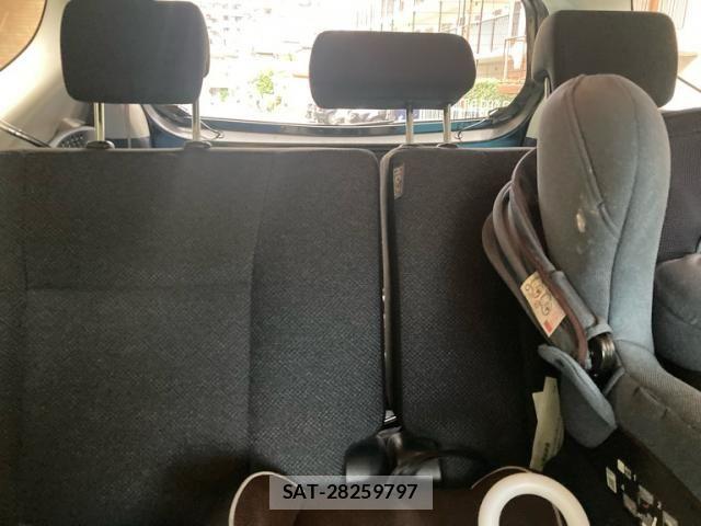 Toyota SIENTA 2016-03 7457827-15