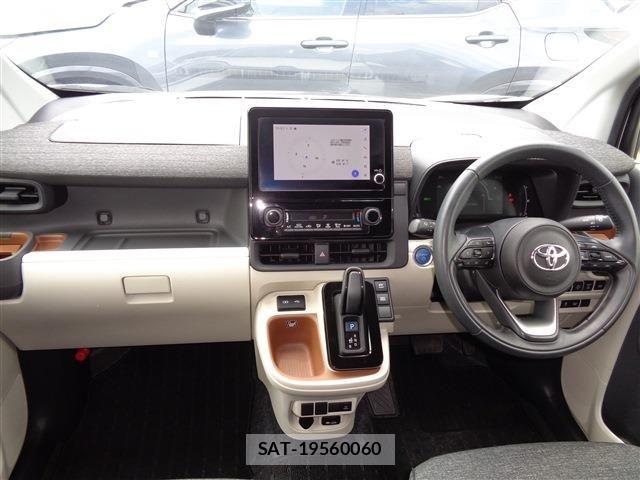 Toyota SIENTA 2023-06 7457800-13