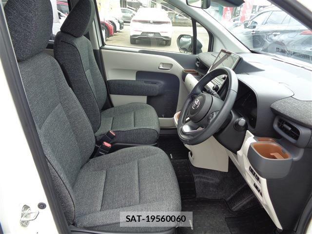 Toyota SIENTA 2023-06 7457800-16