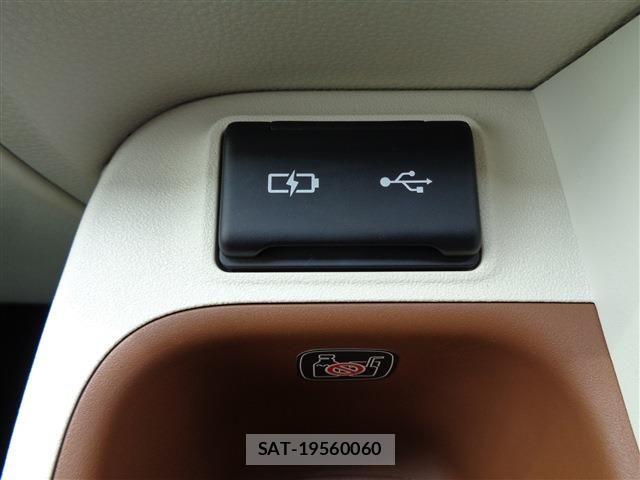 Toyota SIENTA 2023-06 7457800-23