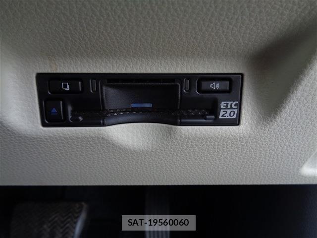 Toyota SIENTA 2023-06 7457800-27