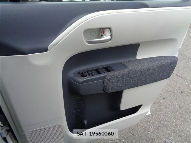 Toyota SIENTA 2023-06 7457800-28