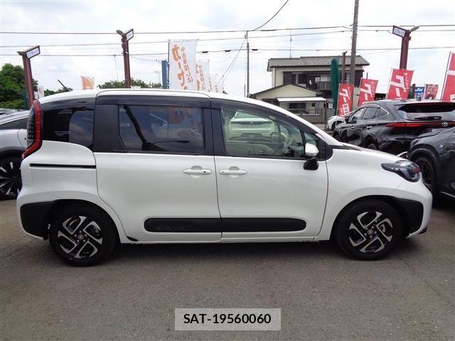 Toyota SIENTA 2023-06 7457800-3