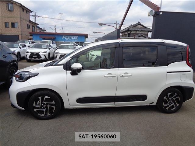 Toyota SIENTA 2023-06 7457800-4