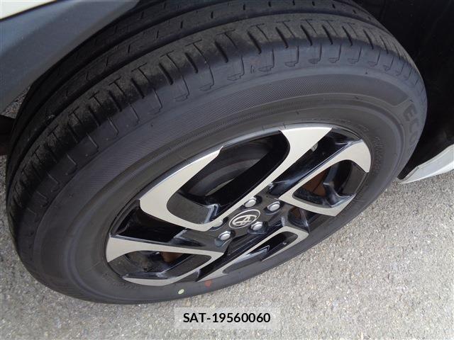 Toyota SIENTA 2023-06 7457800-8