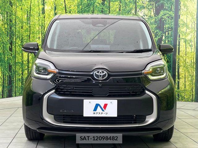 Toyota SIENTA 2024-12 7457790-14