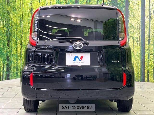 Toyota SIENTA 2024-12 7457790-15