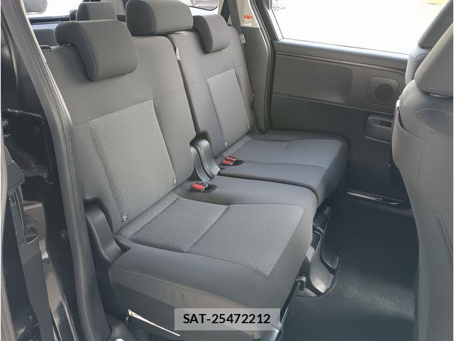 Toyota SIENTA 2023-07 7457810-11