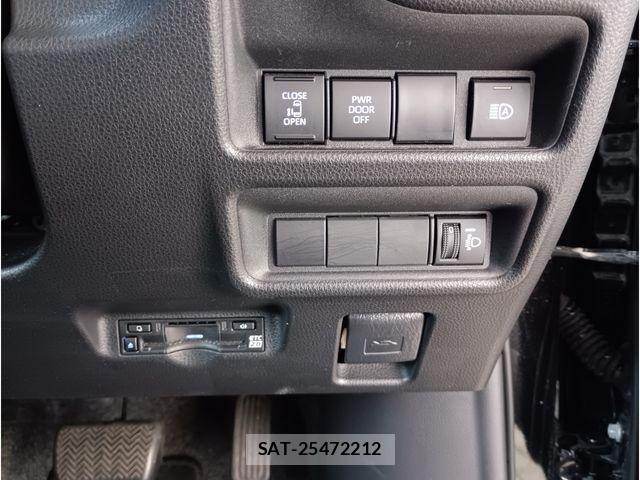 Toyota SIENTA 2023-07 7457810-16