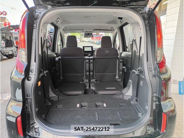 Toyota SIENTA 2023-07 7457810-17