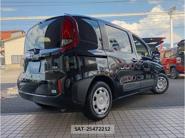 Toyota SIENTA 2023-07 7457810-2