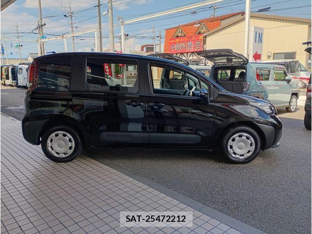 Toyota SIENTA 2023-07 7457810-3