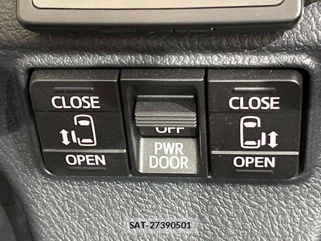 Toyota SIENTA 2018-06 7457814-3