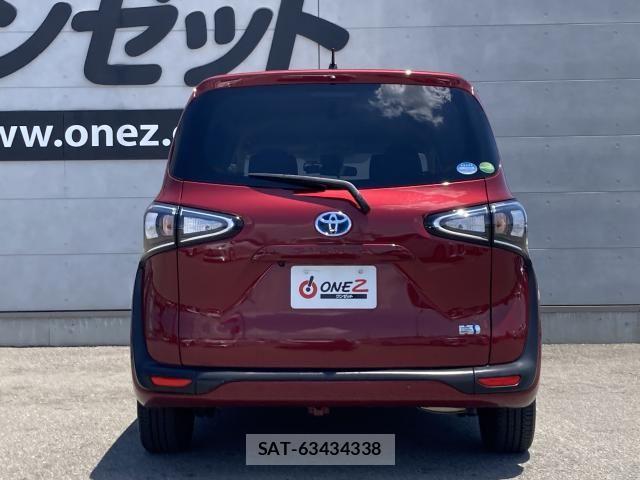 Toyota SIENTA 2019-06 7457815-16