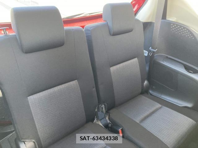 Toyota SIENTA 2019-06 7457815-22