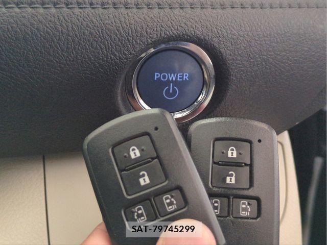Toyota SIENTA 2016-08 7457828-11
