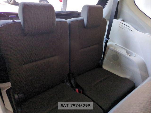 Toyota SIENTA 2016-08 7457828-26