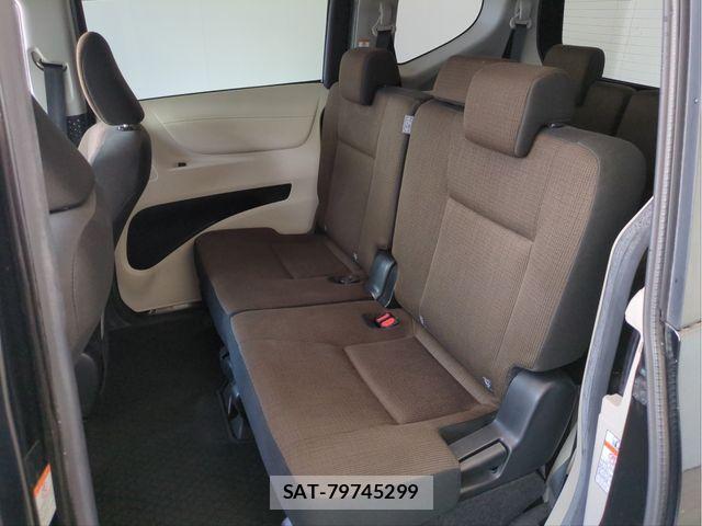 Toyota SIENTA 2016-08 7457828-4