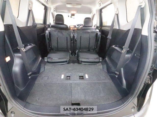 Toyota SIENTA 2020-05 7457817-11
