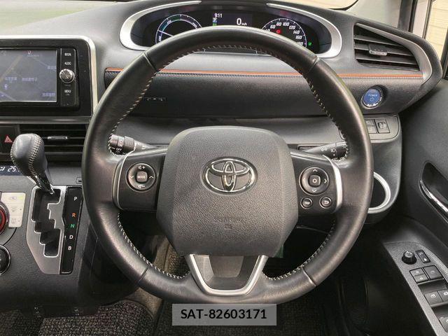 Toyota SIENTA 2016-10 7502847-11