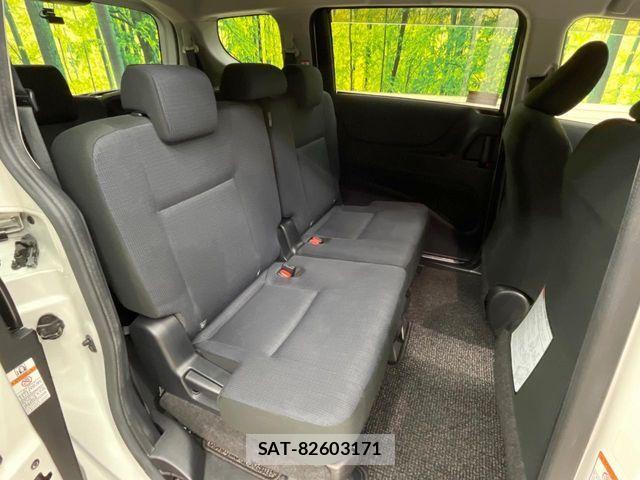 Toyota SIENTA 2016-10 7502847-8