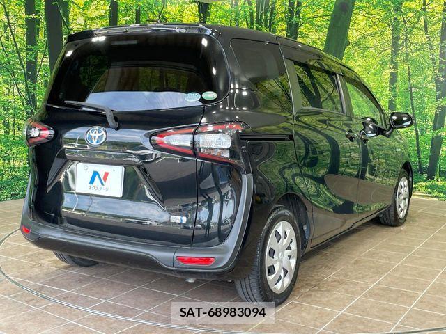 Toyota SIENTA 2017-02 7502857-17