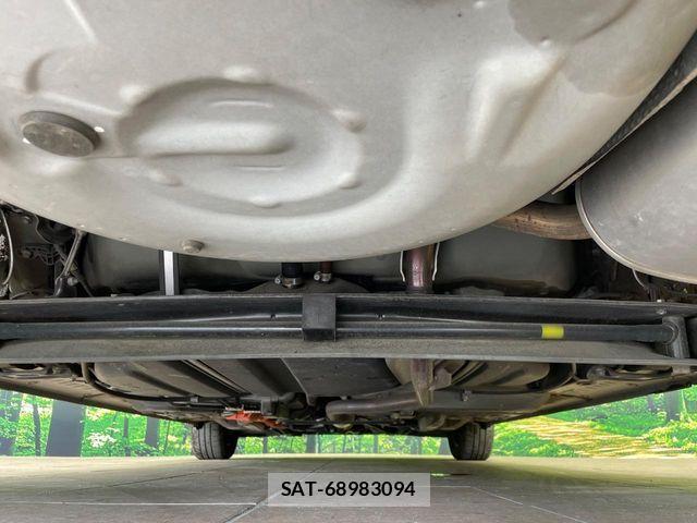 Toyota SIENTA 2017-02 7502857-19
