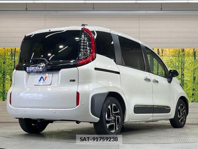Toyota SIENTA 2023-10 7502834-16