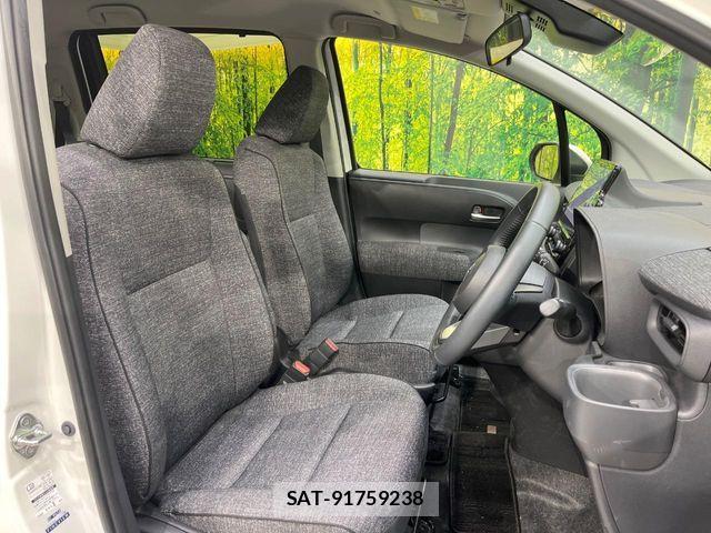 Toyota SIENTA 2023-10 7502834-7