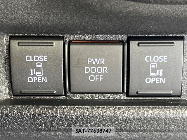 Toyota SIENTA 2023-06 7502837-3