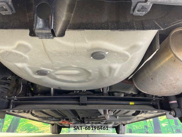 Toyota SIENTA 2015-09 7502850-18