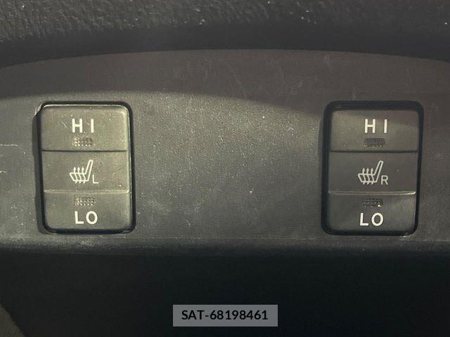 Toyota SIENTA 2015-09 7502850-6