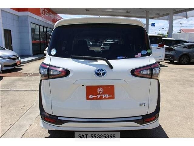 Toyota SIENTA 2017-02 7502858-10