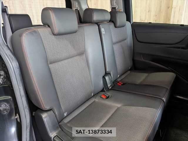 Toyota SIENTA 2018-08 7502854-11