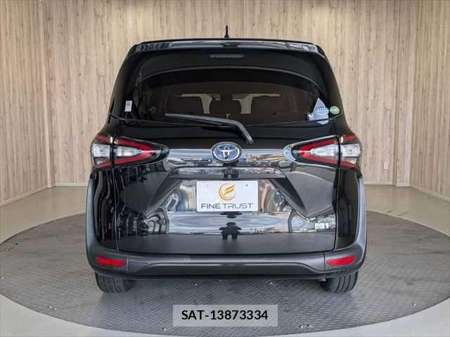 Toyota SIENTA 2018-08 7502854-20