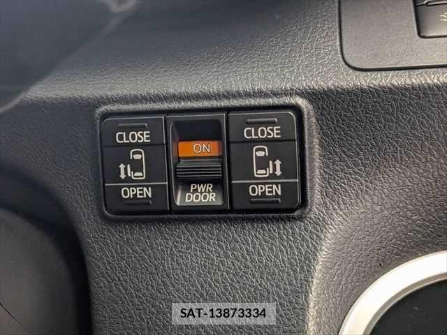 Toyota SIENTA 2018-08 7502854-7