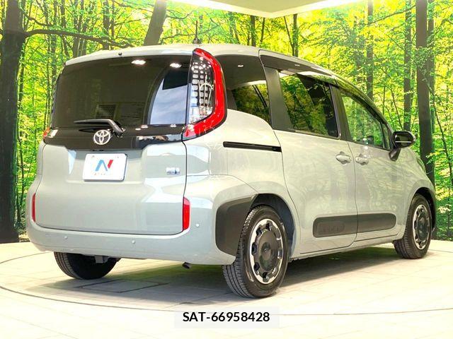 Toyota SIENTA 2023-11 7502839-17