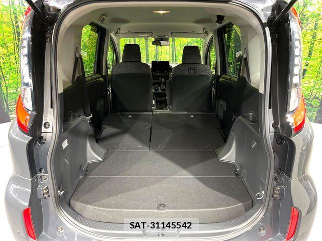 Toyota SIENTA 2022-10 7502836-11