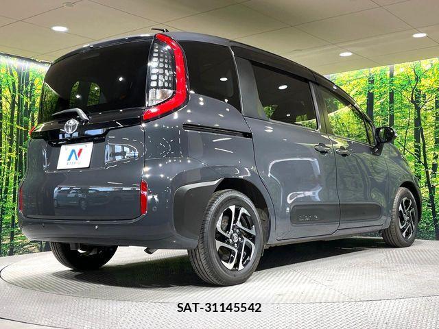 Toyota SIENTA 2022-10 7502836-17