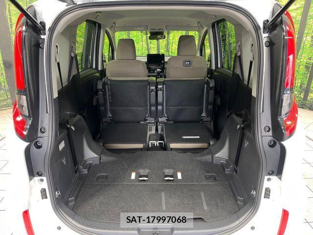 Toyota SIENTA 2025-05 7502831-11