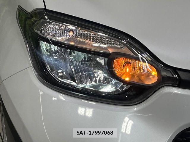Toyota SIENTA 2025-05 7502831-13