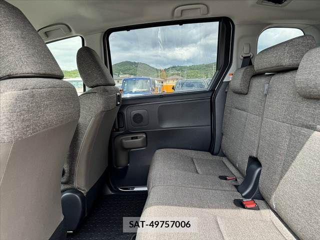Toyota SIENTA 2024-09 7502830-18