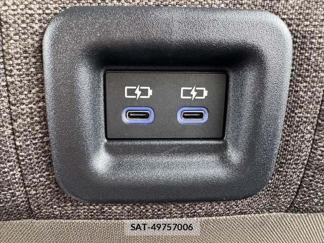 Toyota SIENTA 2024-09 7502830-22